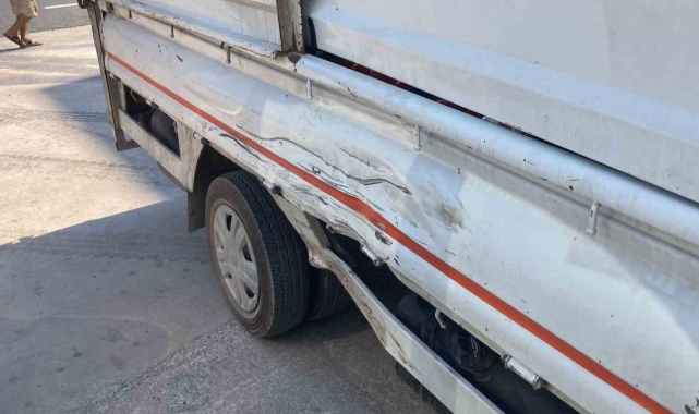 Motosiklet kamyonete çarptı, fırlayan yolcuyu başka araç ezdi: 2 yaralı