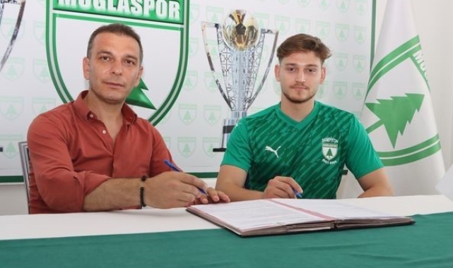 Muğlaspor Aydemir'i renklerine bağladı