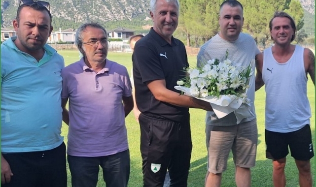 Muğlaspor'a sezon öncesi 48 Gençlik taraftarları destek verdi