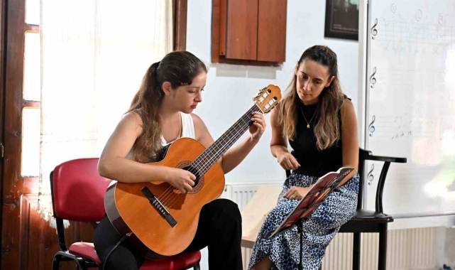Muratpaşa'da yaz dönemi kursları devam ediyor