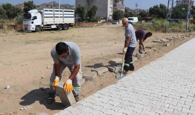 Nazilli Belediyesi Yıldıztepe Mahallesi'ndeki yol çalışmalarını tamamlıyor