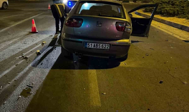 Niğde'de minibüs ile otomobil çarpıştı: 2 yaralı