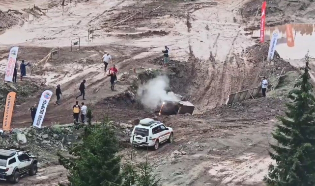 Off-Road yarışlarında devrilen araç yarışlara veda etti
