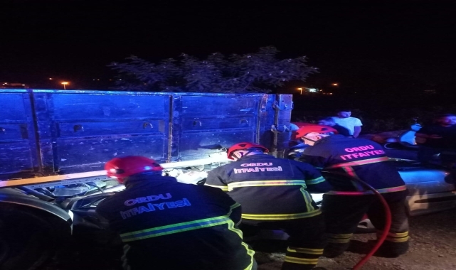 Ordu'da park halindeki tıra çarpan otomobilin sürücüsü öldü
