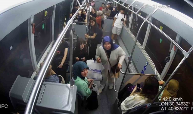 Otobüste fenalaşan yolcu için güzergahını değiştirdi