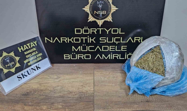 Otobüste yolculuk yapan şahıslardan uyuşturucu çıktı