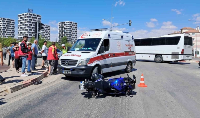 Otomobil ile çarpışan sürat motorunun sürücüsü yaralandı