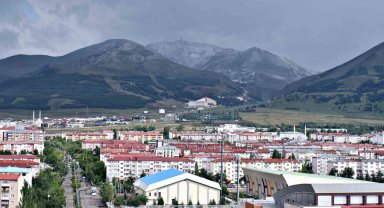 Palandöken beyaza büründü