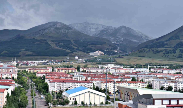 Palandöken beyaza büründü
