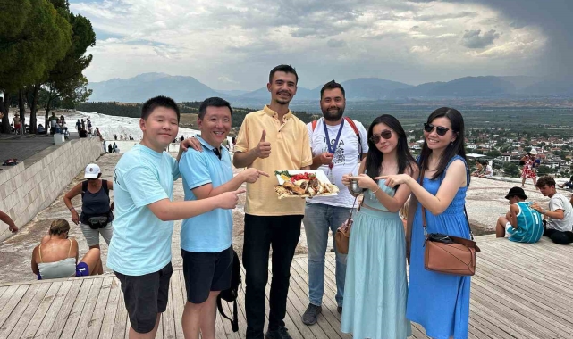 Pamukkale'nin eşsiz güzelliğinde ilk kez kebapla tanıştılar