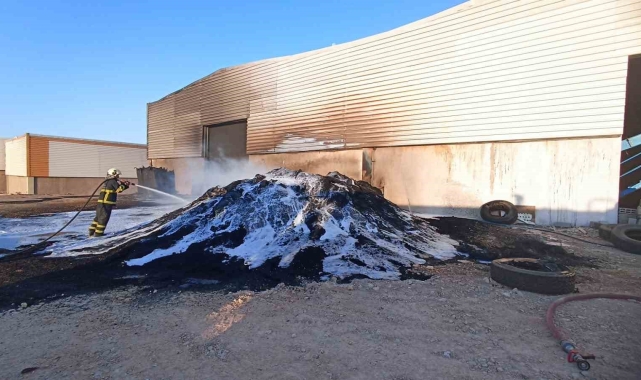 Plastik dönüşüm fabrikasında çıkan yangın söndürüldü