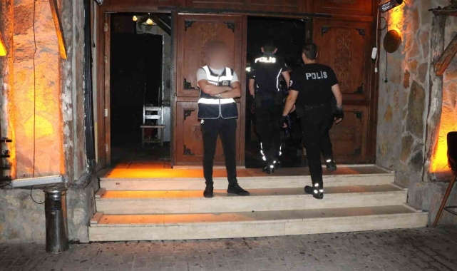 Polis ekiplerinden eğlence mekanlarında huzur uygulaması