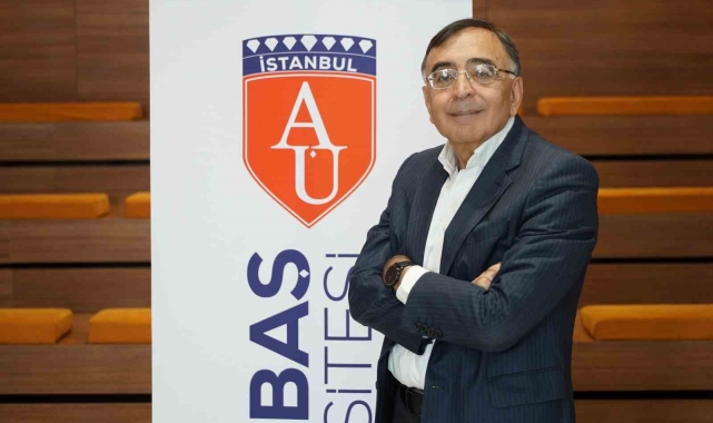 Prof. Dr. Kozanoğlu: "İngiltere'nin giderek zayıflayan ekonomisi, seçim zaferi ibresini sola kaydırdı"