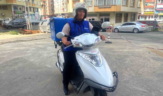 Rizeli kadın kuryeden hemcinslerine çağrı: "Çekinilecek bir şey yok"