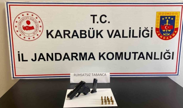 Ruhsatsız tabanca ile yakalanan 3 kişi serbest kaldı
