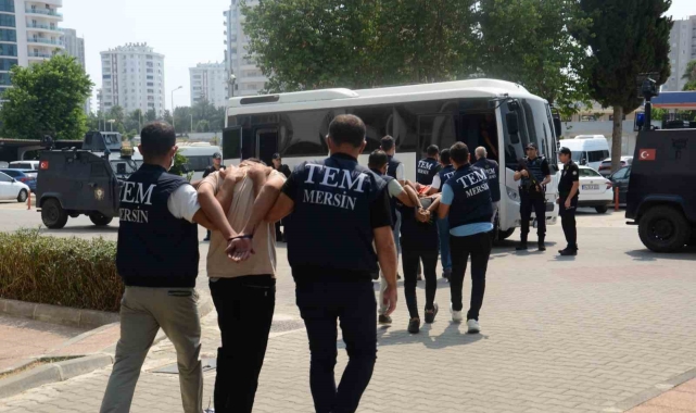 Sahilde terör halayı çeken 10 şüpheli tutuklandı