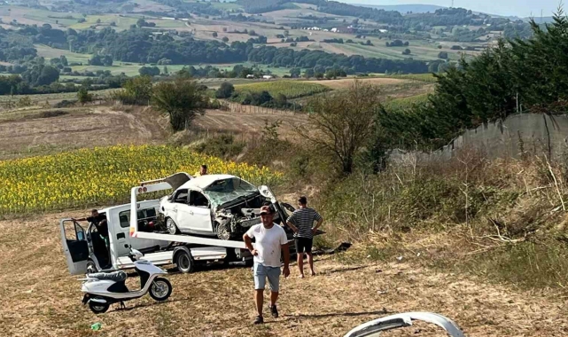 Sakarya'da taklalar atan otomobil hurdaya döndü: 1 ölü, 1 yaralı