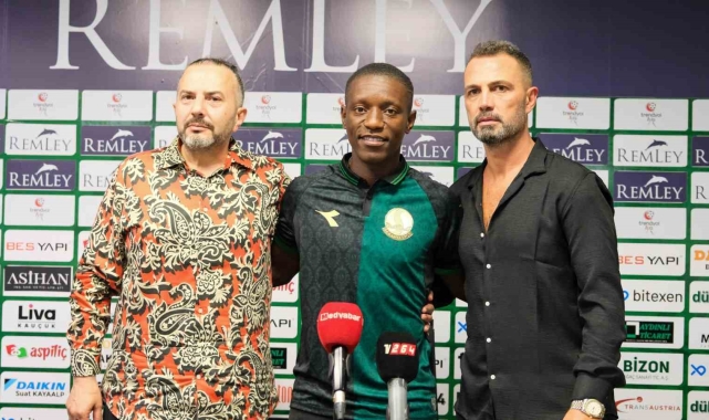 Sakaryaspor Max Gradel'i renklerine kattı