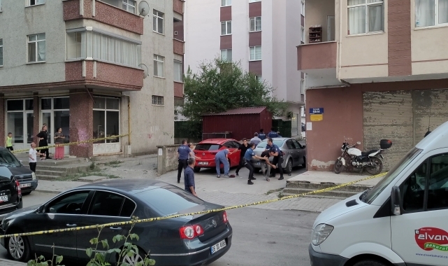 Samsun'da eşiyle tartışan ve baltayla eve girmeye çalışan şüpheli gözaltına alındı