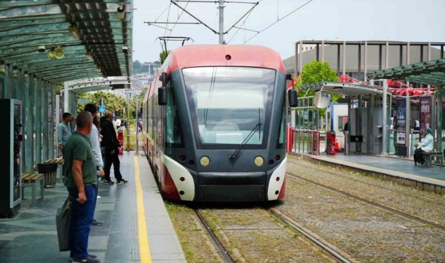 Samsun'a 10 yeni tramvay alımı için imzalar atılıyor