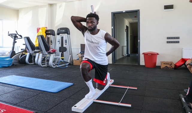 Samsunspor'da futbolcular, kuvvet ve anatomik testlerinden geçti