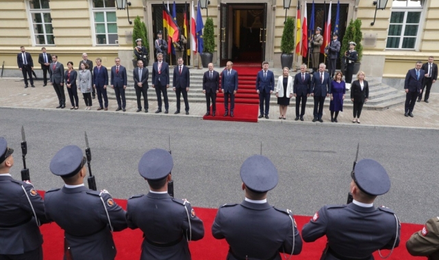 Scholz: "Alman işgalinin milyonlarca kurbanına karşı sorumluluğumuzun bilincindeyiz"