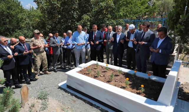 Şehit İsmail Güven'e bayrak asma merasimi düzenlendi