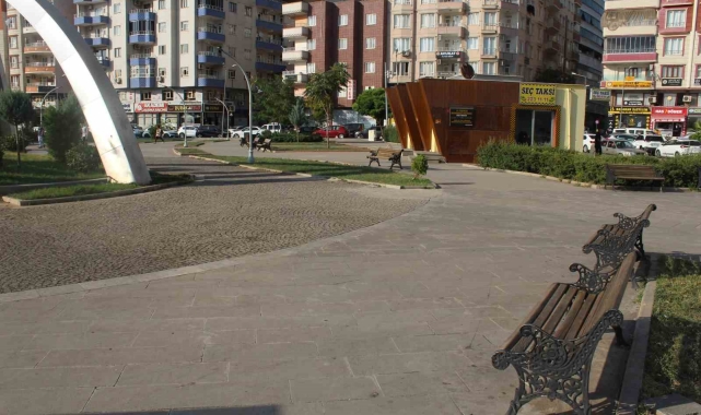 Siirt'te sıcak havada cadde ve sokaklar boş kaldı