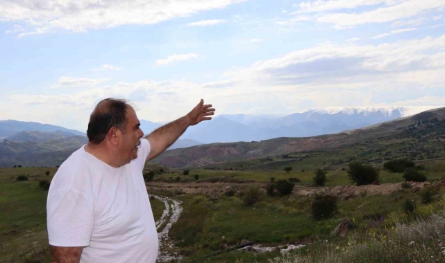 Sis bulutları Kivi Dağı'nda şelale görüntüsü oluşturdu