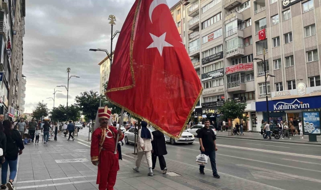 Sivas caddelerinde bir yeniçeri, Avrupa'ya böyle tepki gösterdi