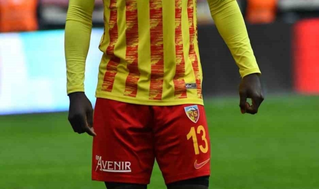 Stephane Bahoken 1 yıl daha Kayserispor'da
