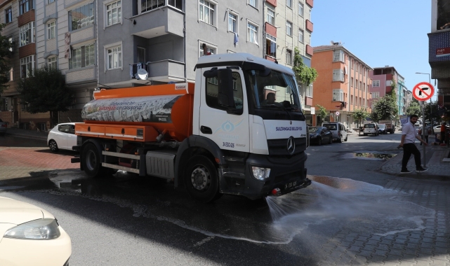 Sultangazi'de cadde ve sokaklar yıkanıyor