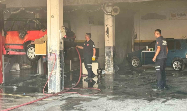 Suluova Sanayi Sitesinde araç yangını