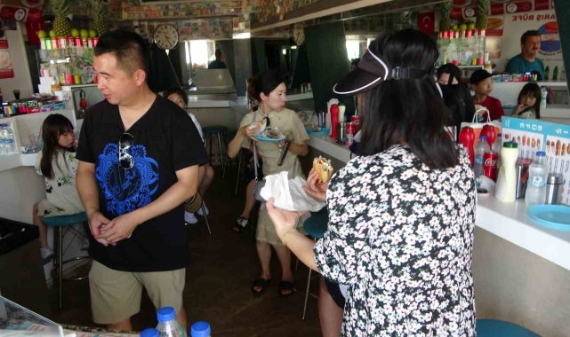 Taksim'de esnaf elektrik kesintisi yüzünden BEDAŞ'a tepki gösterdi