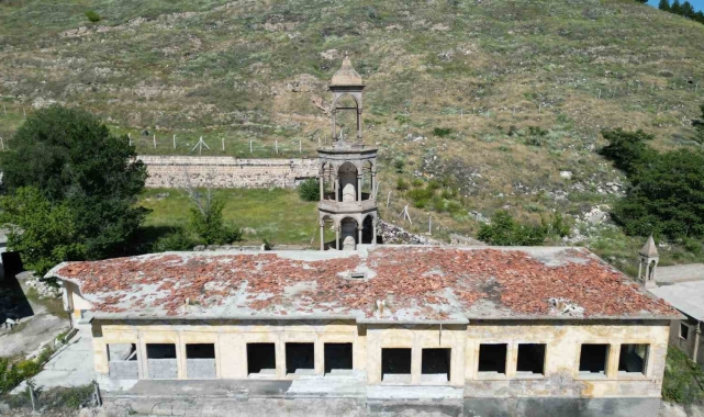 Tarihi Çan Kulesi ve Damat İbrahim Paşa İlkokulu binası restore edilecek