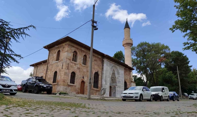 Tarihi kazıların yapıldığı Kalehöyük, otopark alanına döndü
