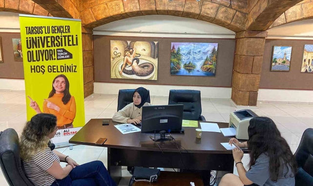 Tarsus Belediyesi, YKS'ye girenlere rehberlik hizmeti veriyor