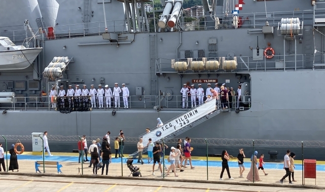 TCG Yıldırım Fırkateyni Bartın'da ziyarete açıldı