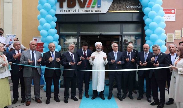 TDV Kitabevi ile ESOGÜ Diyanet Genç Ofis dualarla açıldı