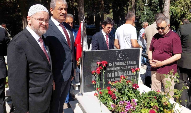 Tekirdağ'da 15 Temmuz anmaları başladı: Şehit mezarlıklarına karanfil bırakıldı