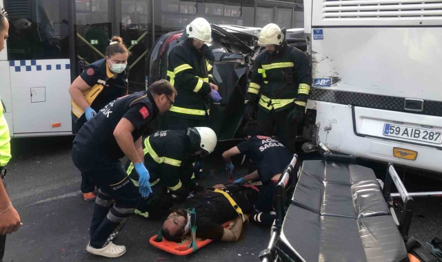 Tekirdağ'da zincirleme kaza: Ağır yaralanan sürücüyü sıkıştığı yerden itfaiye kurtardı