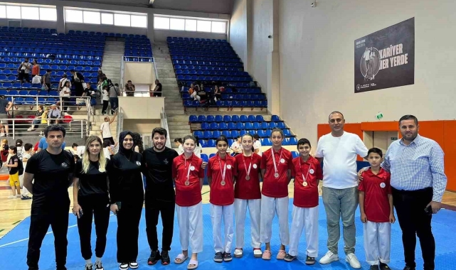 Tekvandoda İzmir'in şampiyonu Bayraklı Belediyesi
