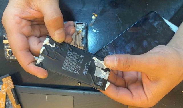 Telefonunu uzun süre şarjda bırakanlar dikkat: Uzmanından önemli uyarı