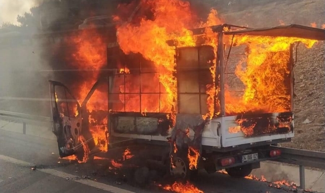 TEM'de alevlere teslim olan kamyonet küle döndü