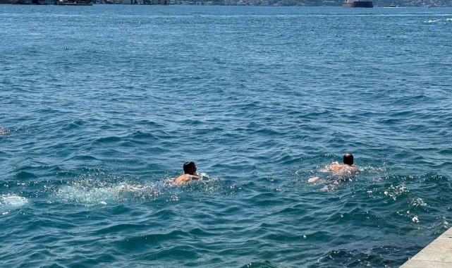 Termometreler 39 dereceyi gösterdi, sıcaktan bunalanlar boğazın serin sularına atladı