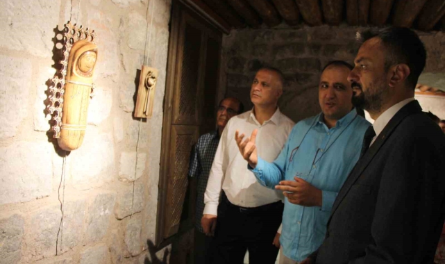 'Toprak aşka Geldi' seramik sergisi açıldı