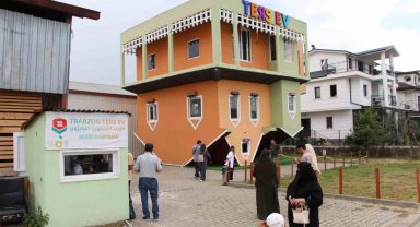 Trabzon'daki 'Ters Ev' Arap turistlerin ilgi odağı oldu
