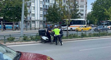 Trafik denetimlerinde kimi polisin üzerine sürdü kimi de ceza ile poz verdi
