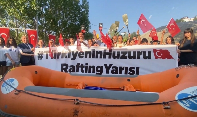 Tunceli'de, Türkiye'nin Huzuru Rafting Yarışması'nın startı verildi