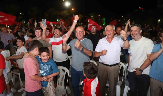 Turgutlu'da milli maç coşkusu